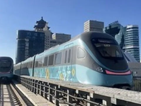 Sau 2 thập kỷ trầy trật vì bê bối tham nhũng và đội vốn, tuyến đường sắt đô thị tại một nước châu Á do Trung Quốc xây dựng chính thức vận hành, tổng thống vui mừng cảm ơn Bắc Kinh