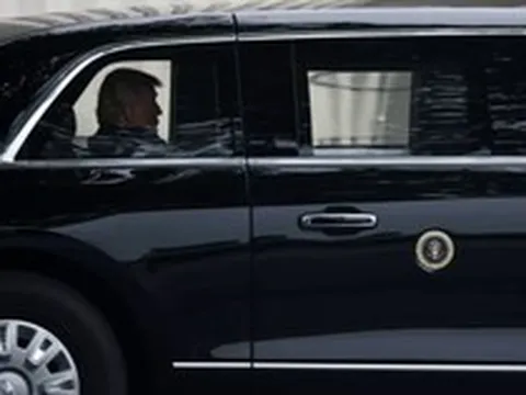 Sức khỏe của Tổng thống Trump tiếp tục thu hút sự chú ý của dư luận Mỹ