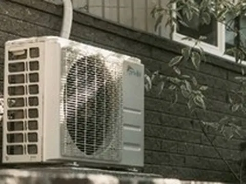 Thành phố tặng máy điều hòa miễn phí cho người cao tuổi thu nhập thấp