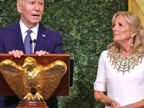 Vợ cựu Tổng thống Mỹ Biden thông báo ông mắc ung thư tuyến tiền liệt, đã di căn đến xương