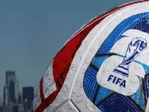 Cỗ máy kiếm tiền 13 tỷ USD đầy tranh cãi của FIFA