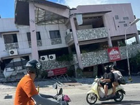 Động đất Philippines: Thương vong tăng, sóng thần tới Nhật Bản