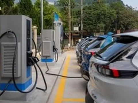 Miễn lệ phí trước bạ ô tô điện đến hết năm 2030