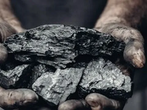 Phát minh của Trung Quốc khiến ngành xây dựng rung chuyển: Biến đá thải than siêu ô nhiễm thành cát cùng nhiều vật liệu để làm đường, đang sản xuất 1.000 tấn/ngày