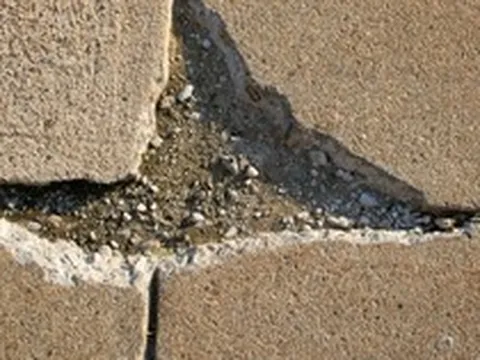 Phát minh bê tông dẻo của Nga có thể xoay chuyển ngành xây dựng: Thêm chất phụ gia để loại bỏ hốc rỗng trong cầu, nhà cao tầng, hạn chế thấm nước và nứt gãy