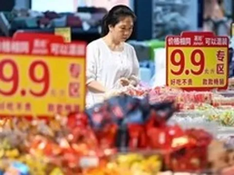 Doanh số bán lẻ của Trung Quốc bất ngờ lao dốc