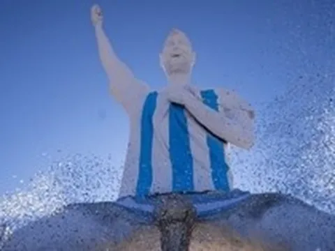 Argentina khánh thành bức tượng Lionel Messi cao nhất thế giới