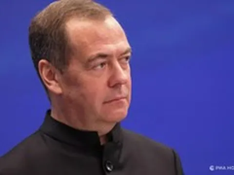 Ông Medvedev cảnh báo hậu quả nếu Armenia cắt đứt quan hệ với Nga