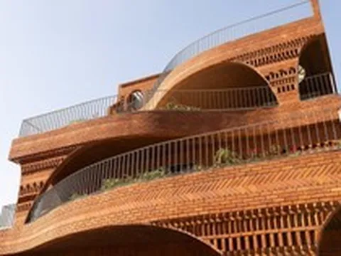 Tại quốc gia đang nắng nóng như thiêu đốt, người ta tạo ra ngôi nhà không cần điều hòa vẫn mát lạnh
