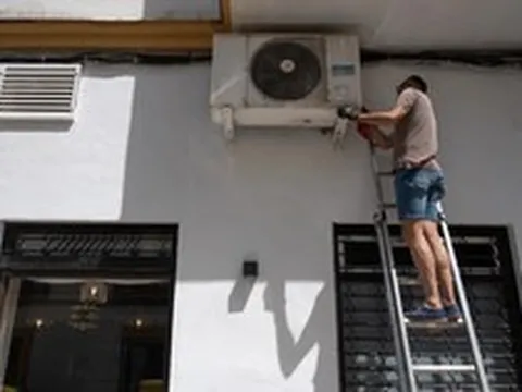 Nắng nóng hơn 40 độ, nhiều nhà ở Pháp, Anh giàu đến mấy cũng không được lắp điều hòa: Vì sao?