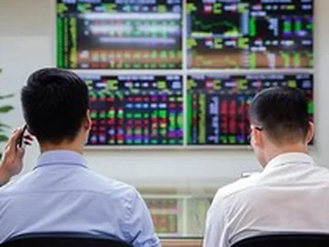 Tự doanh CTCK bán ròng hơn 300 tỷ đồng phiên 2/7, cổ phiếu nào là tâm điểm?