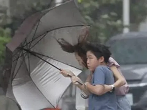 Trung Quốc sơ tán 1,8 triệu người vì siêu bão Bavi