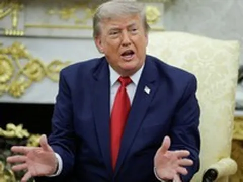 Ông Trump rút lại kế hoạch thu phí tàu thuyền qua eo biển Hormuz