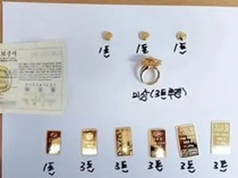 Phát hiện nhiều thỏi vàng, tiền vàng trị giá hơn 330 triệu đồng trong nồi cơm điện