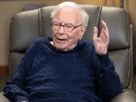 Warren Buffett nói điều đau lòng về thị trường chứng khoán: "Khó mà tìm được cổ phiếu giá trị khi mọi người chỉ thích đánh bạc"
