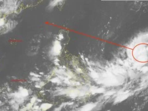 Vùng áp thấp ngoài khơi Philippines khả năng phát triển thành bão, có thể vào Biển Đông