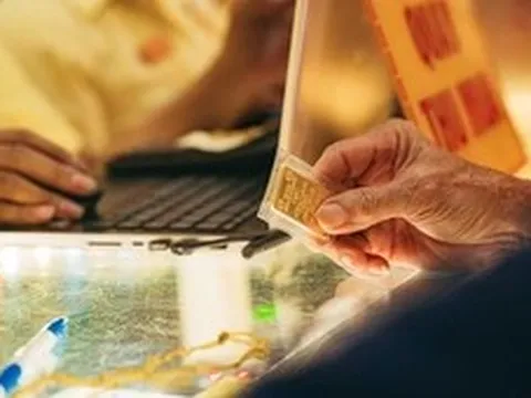 Giá vàng thế giới bất ngờ tăng mạnh