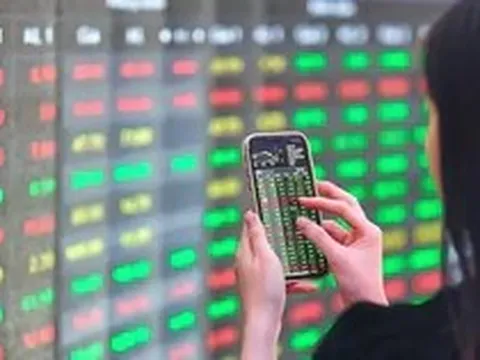 Kinh tế tăng trưởng cao, vì sao chứng khoán vẫn giảm mạnh?