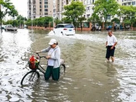 Thượng Hải chìm trong biển nước sau cơn mưa lịch sử: Liệu ‘thành phố thông minh’ có đủ để chống ngập?