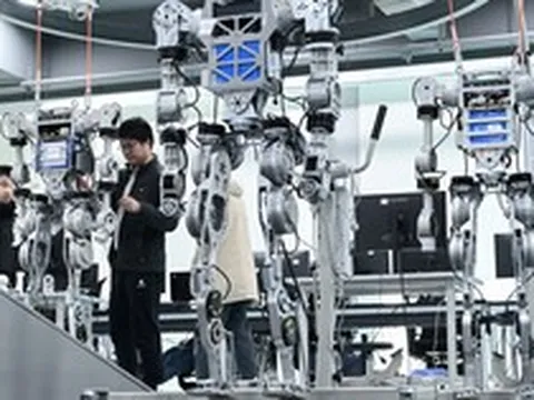 Tháo dỡ toàn bộ một cỗ máy, chuyên gia Nhật nhận ra robot Trung Quốc đã "vượt xa giai đoạn trình diễn đơn thuần"