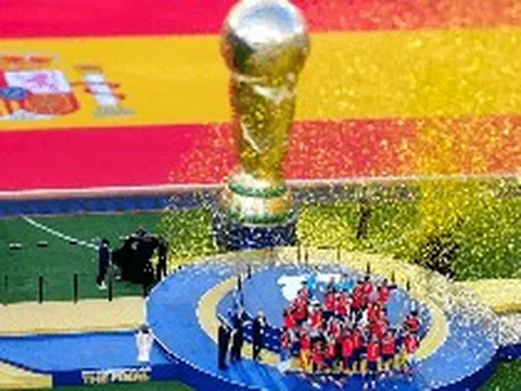 FIFA muốn 'rao bán' World Cup, EU nói thẳng