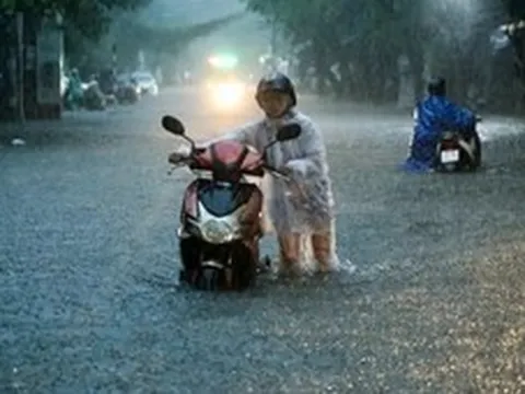 Hà Nội cùng nhiều tỉnh phía Bắc mưa lớn, cảnh báo ngập lụt, lũ quét, sạt lở đất