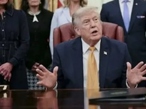 Tổng thống Trump chỉ trích các 'ông lớn' dầu mỏ lãi đậm giữa xung đột Iran
