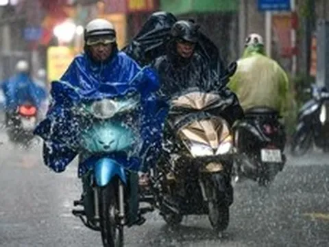 Thời tiết hôm nay 6-8: Bắc Bộ mưa to, bão trên Biển Đông suy yếu
