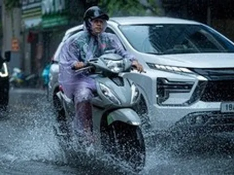 Thời tiết hôm nay 7-8: Miền Bắc giảm mưa từ chiều nay, Biển Đông dông gió