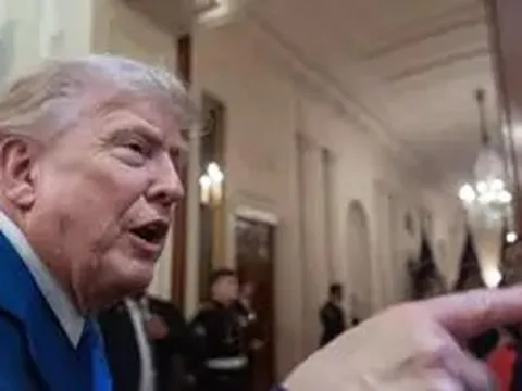 Tổng thống Trump bực bội vì lộ tin về kho đạn dược Mỹ