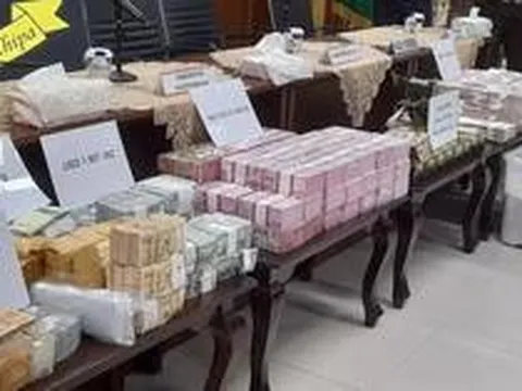 Tịch thu 51 kg vàng trị giá 185 tỷ đồng và 1.300 tỷ tiền mặt tại nhà riêng 1 người lương 29 triệu đồng/tháng ở Indonesia