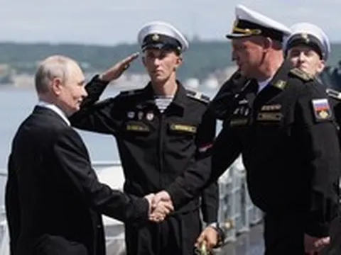 Ông Putin: Nga sẽ đáp trả tương xứng nếu phương Tây bắt giữ các tàu thương mại