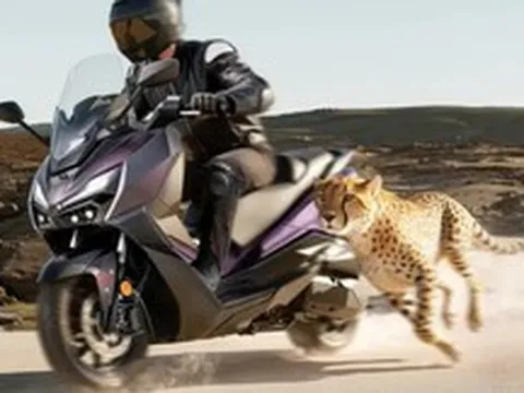 Mẫu xe tay ga SYM 300cc giá 96 triệu trang bị phanh cua nghiêng thách thức vị thế Honda SH350i