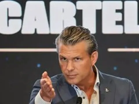 Ghế của Bộ trưởng Chiến tranh Mỹ Hegseth lung lay