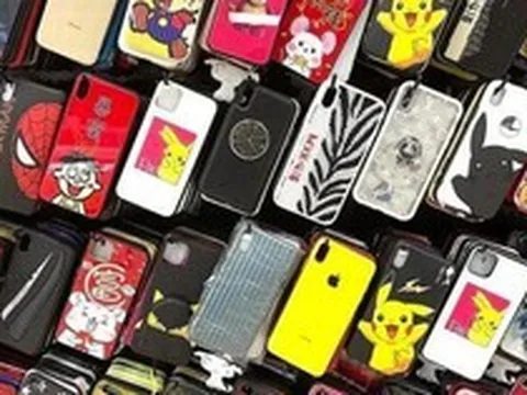 Phóng sự điều tra vạch trần mặt tối của loạt ốp điện thoại giá rẻ tại Trung Quốc: Nhiều xưởng gia công nấu chảy rác thải y tế, trộn nhựa tái chế rồi gắn mác “silicon thực phẩm”, "an toàn cho mẹ và bé"