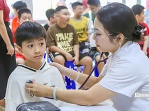 Hà Nội đồng loạt triển khai khám sức khỏe cho trẻ em, học sinh trước thềm năm học mới