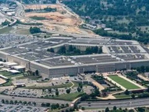 Lầu Năm Góc sa thải lãnh đạo tờ báo quân sự lâu đời sau loạt bài về tàu sân bay Abraham Lincoln