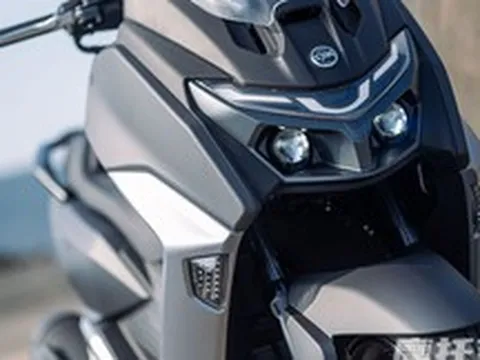 SYM MaxSym 400 mang cốp khổng lồ 45 lít cùng động cơ 400cc liệu có đáng mua?