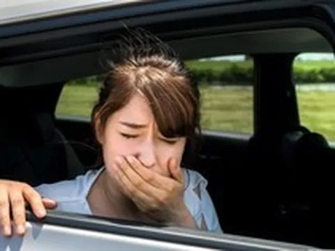 Đi xe điện êm như thế mà lại "buồn nôn, say xe" hơn cả đi xe xăng: Lý do thật bất ngờ