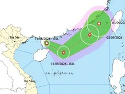Vùng áp thấp suy yếu từ bão Saudel đã xuống Biển Đông và mạnh trở lại thành áp thấp nhiệt đới