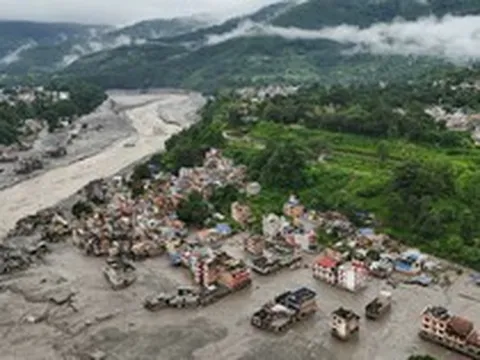 Bí ẩn sau trận lũ quét ở biên giới Nepal: Siêu đập 168 tỷ USD của Trung Quốc có phải "mồi lửa đốt cháy sông băng?"
