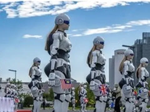 Trung Quốc đang đào tạo hàng nghìn robot theo cách chưa từng có