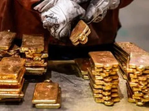 Loạt thông tin quan trọng sắp công bố, chuyên gia dự báo thế nào về giá vàng tuần tới?