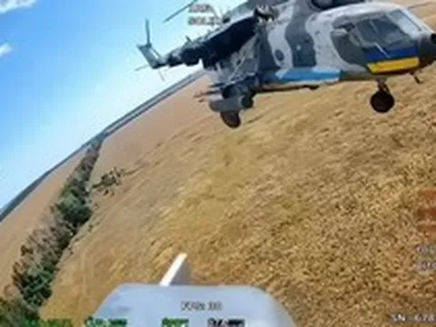 Mi-17 Ukraine bẻ lái, thoát cú đâm sinh tử của UAV