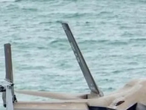 Những vết màu nâu đỏ trên chiến đấu cơ F-35 mới của Mỹ