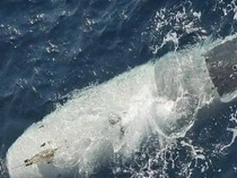Iran tuyên bố bắt giữ tàu ngầm không người lái Mỹ tại eo biển Hormuz