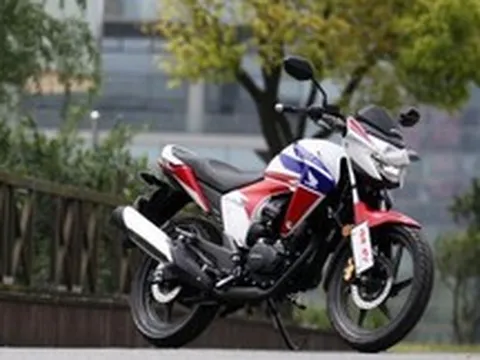 Huyền thoại Honda RR150 bất ngờ tái xuất, cỗ máy thực dụng liệu có sống sót giữa thời đại bão hòa công nghệ?