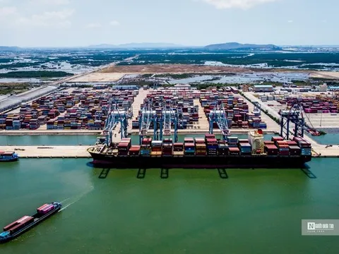 Việt Nam xuất siêu trở lại sau 9 tháng liên tiếp nhập siêu