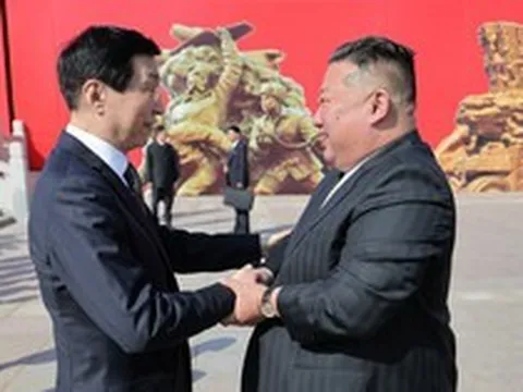 Ông Kim Jong-un qua cầu sông Áp Lục tới Trung Quốc, ông Tập Cận Bình lập tức ra chỉ thị đặc biệt