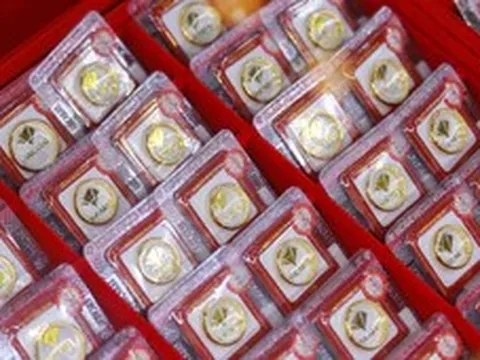 Tối nay giá vàng lại giảm, thử thách mốc 4.000 USD/ounce